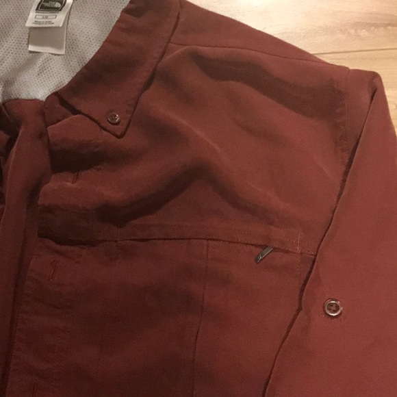 North Face long sleeve button down shirt - Picture 3 of 9
